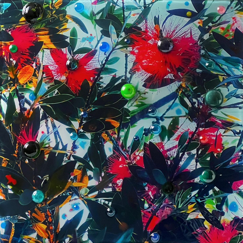 „CALIANDRA“, Resin, Mixed Media, 2025, ca. 50 x 50 cm